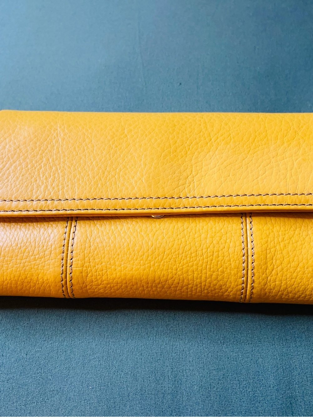Clark’s | Classic Mustard Yellow Leather Tri-Fold Clutch